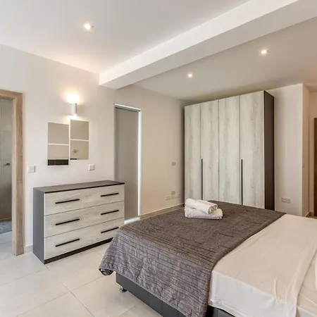 Stunning 2br Penthouse With Beautiful Harbour View By 360 Estates