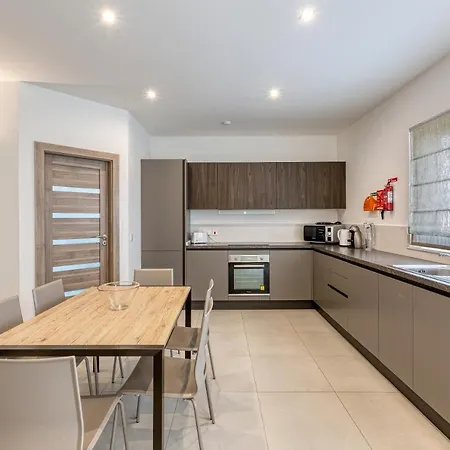 شقة Stunning 2br Penthouse With Beautiful Harbour View By 360 Estates Pietà