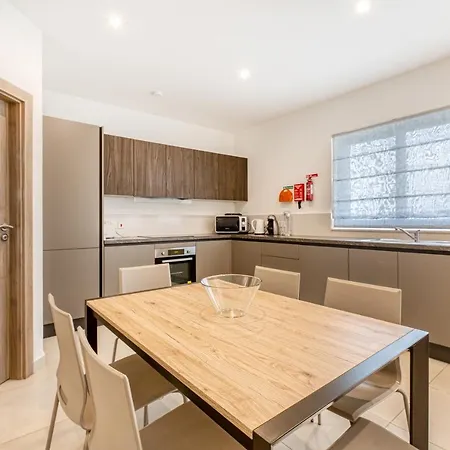 Lejlighed Stunning 2br Penthouse With Beautiful Harbour View By 360 Estates