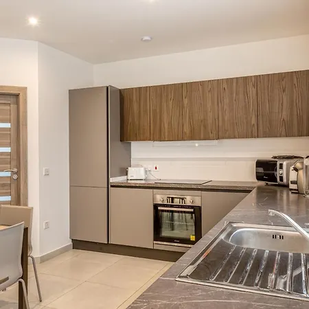 Stunning 2br Penthouse With Beautiful Harbour View By 360 Estates شقة