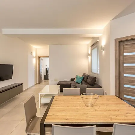 شقة Stunning 2br Penthouse With Beautiful Harbour View By 360 Estates Pietà