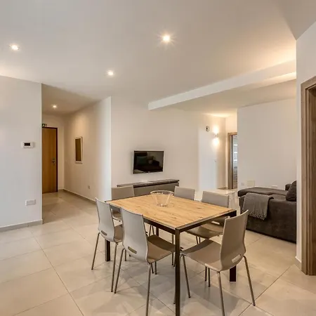 Διαμέρισμα Stunning 2br Penthouse With Beautiful Harbour View By 360 Estates Pietà