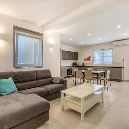 Stunning 2br Penthouse With Beautiful Harbour View By 360 Estates * Pietà